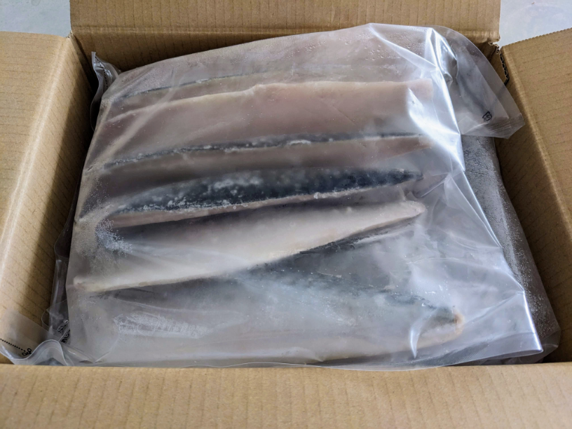 飯田商店の骨取り冷凍サバを開封
