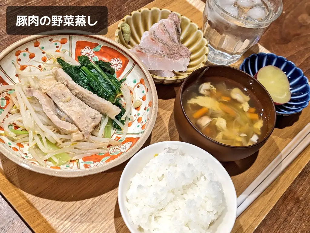 肉の野菜蒸し