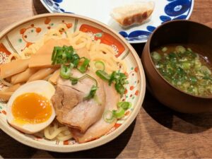 Pixel9aはカメラが退化？食費月8万円 4人家族の晩御飯