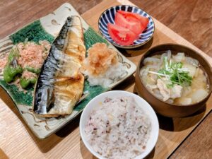 山本ゆりさんのiwaki本が届く！食費月8万円 4人家族のリアル晩御飯